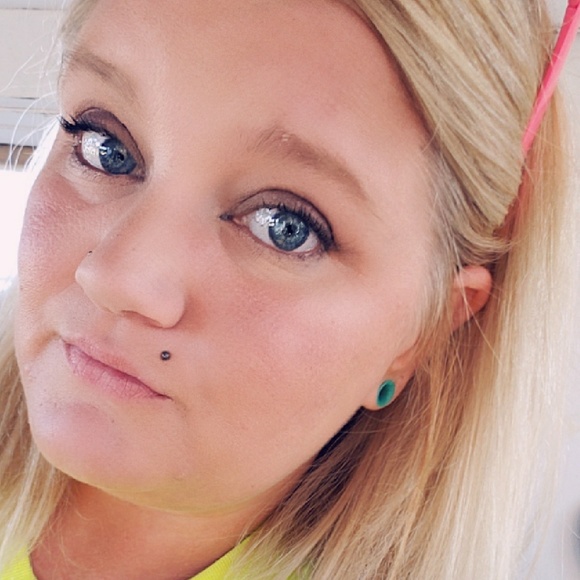 Meet your Posher, Brandi - Picture 4 of 4